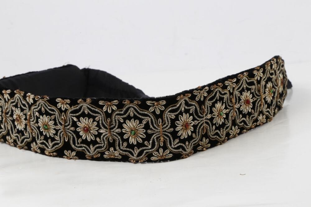 Vintage Belt S Black Velvet Gold Metallic Embroidered Beaded Medallion Waist